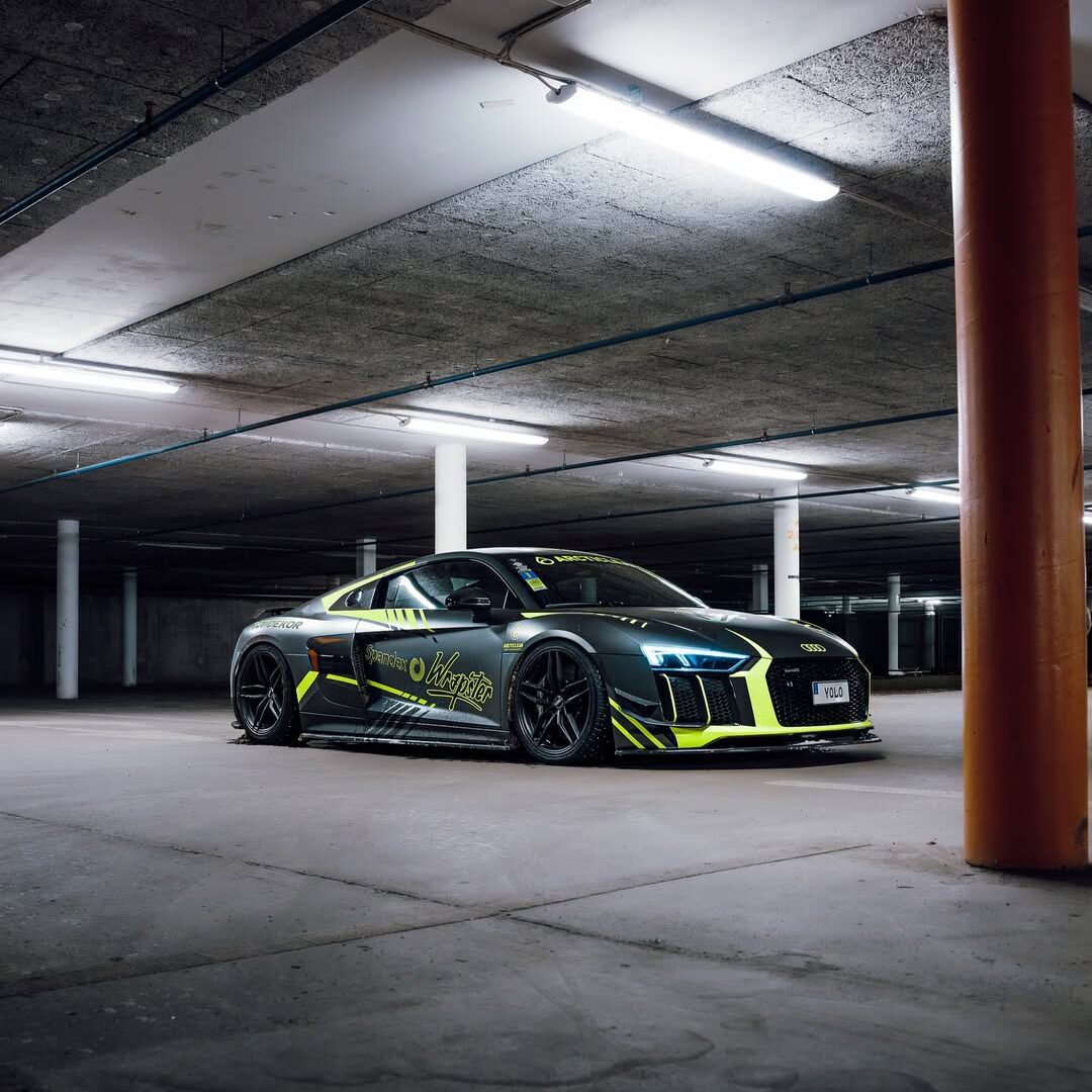 Audi-r8-ppf-black-yellow-garage